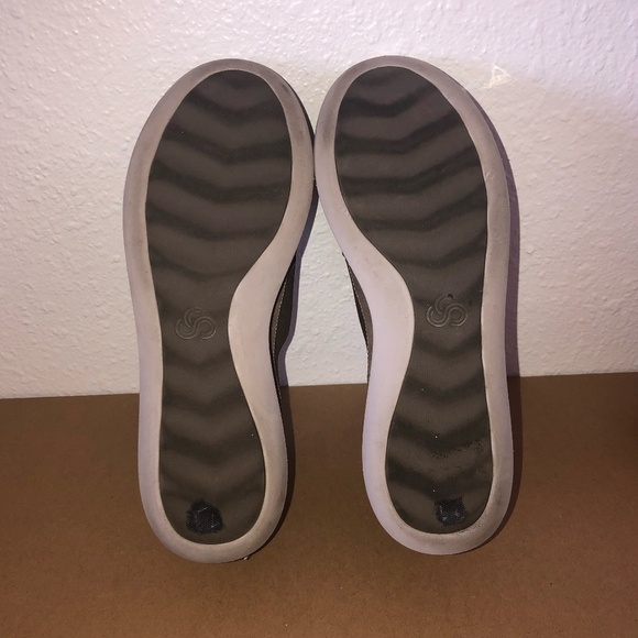 CLARKS Sneakers Women's Size 9.5 Brown Cushion Soft Slip On - Picture 2 of 9